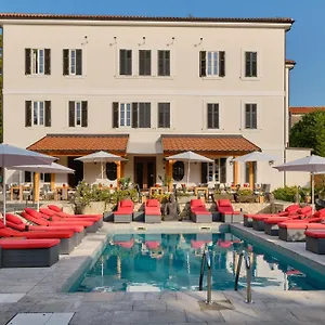 Hotel Dolphin